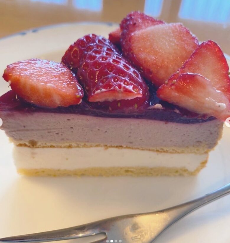 佐藤早也伽作　ケーキ断面