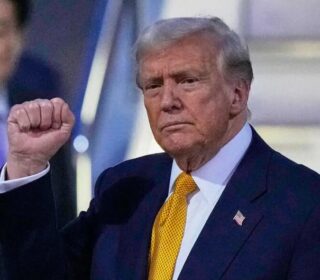 トランプ大統領　来日