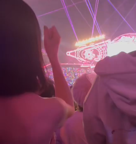 【動画】Snow Man全裸ペンラ女は誰？顔や正体は特定されている？